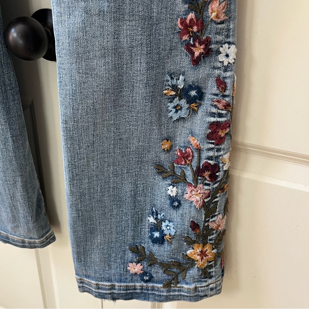 Driftwood Wyatt High Waist Embroidered Flare Jeans 28 x 34 - Picture 8 of 9